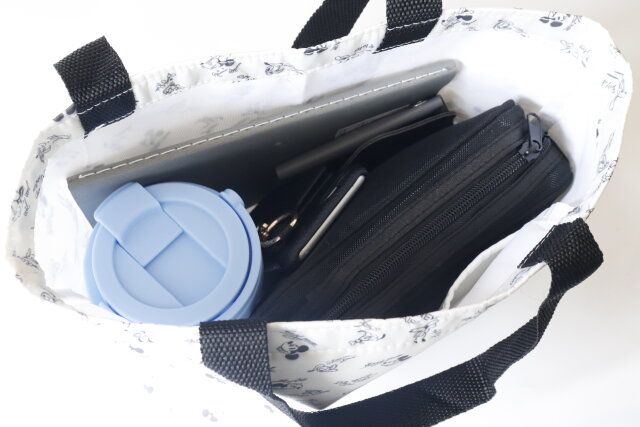 ダイソー220円ミッキートートバッグレビュー容量