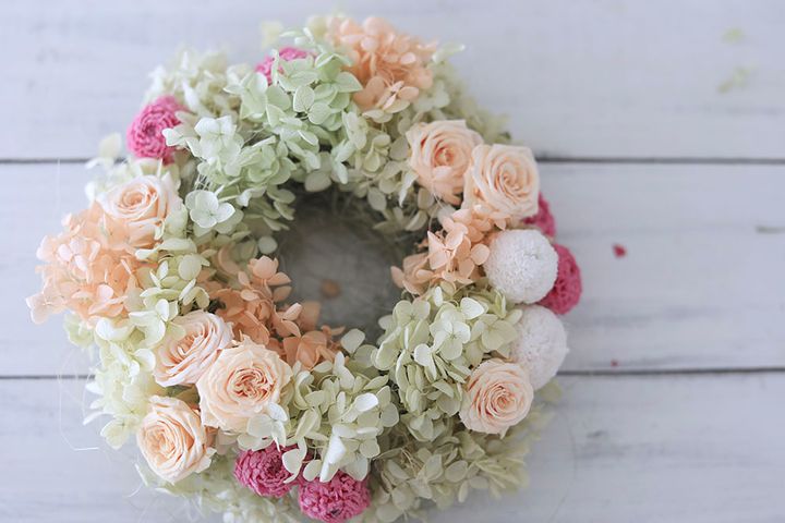 プリザーブドフラワーのリース