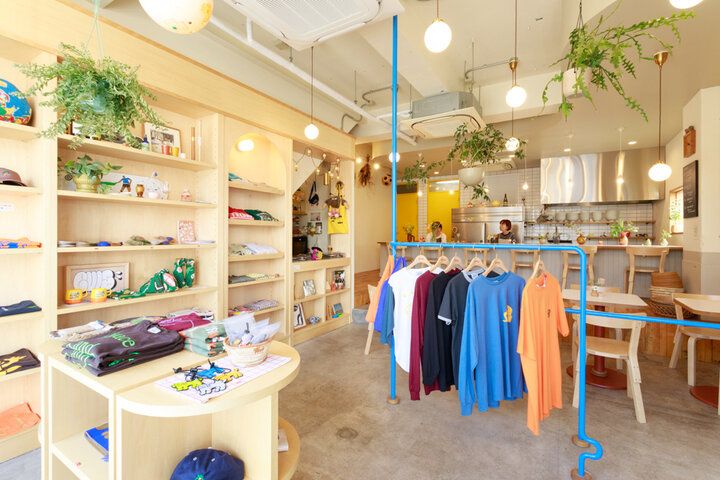 ラーメン＆アパレルのコラボが個性的♪生搾りレモンラーメンが話題の「ラーメンやんぐ」