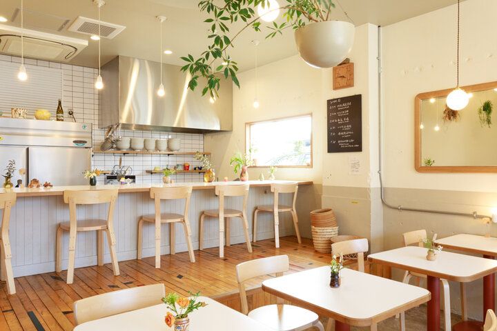 ラーメン＆アパレルのコラボが個性的♪生搾りレモンラーメンが話題の「ラーメンやんぐ」