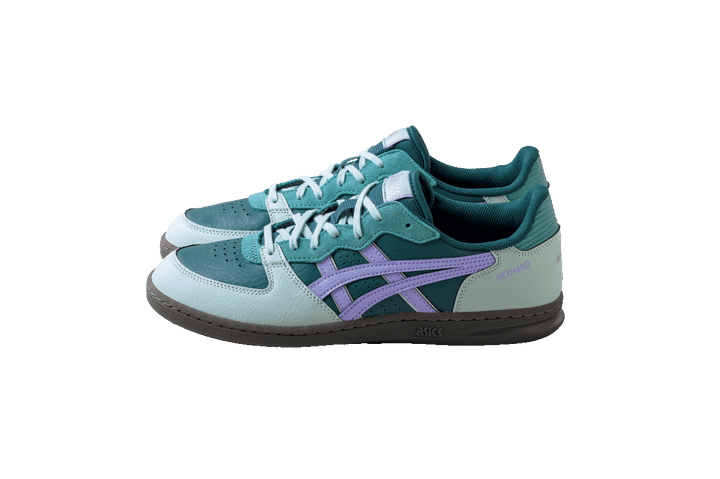 〈アシックス〉のハンドボールシューズ