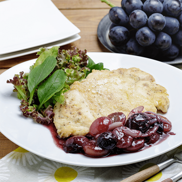 ピオーネソースと鶏むね肉のBIGサクサクチキン