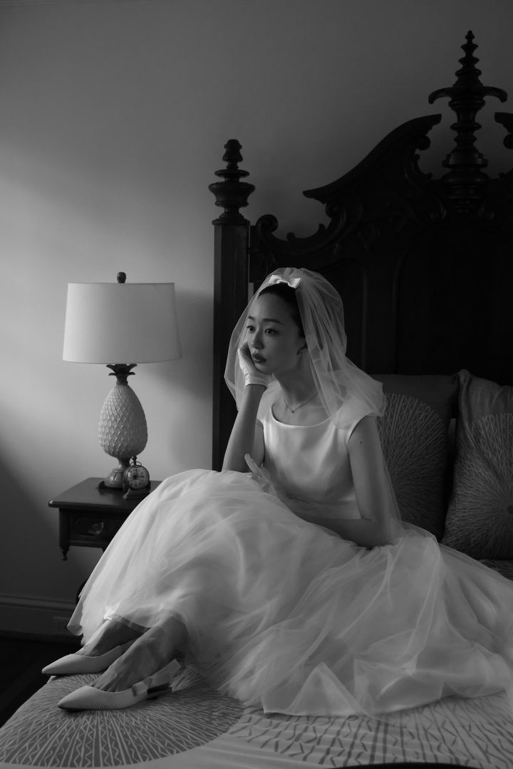 母のリクエストを叶えたというクラシカルなウエディングドレス