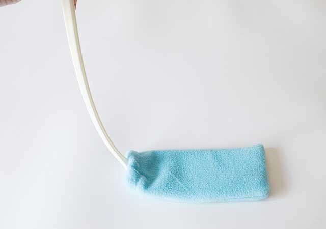 セリア スキマのヨゴレ取りモップ しなり