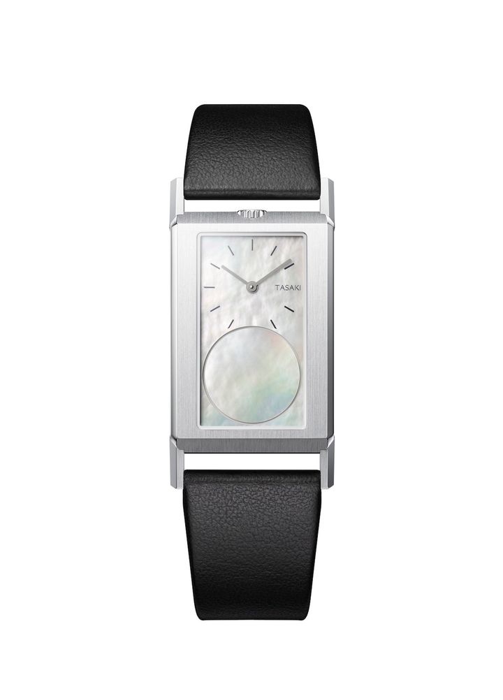 「フェイス オブ タサキ」ウォッチ（SS×ホワイト マザーオブパール、ケース径35.6×24mm、自動巻き）￥3,575,000