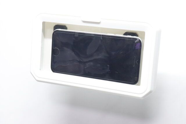 ダイソー 角度調整できる防滴スマホホルダー（マグネット式） 横向き