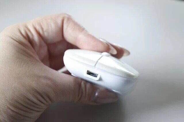 ダイソー ワイヤレス静音マウス 充電式