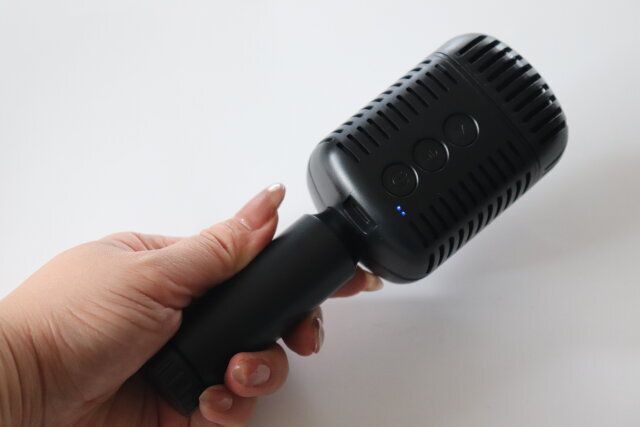 ダイソー家電のホームカラオケマイク（BK、GYBE）