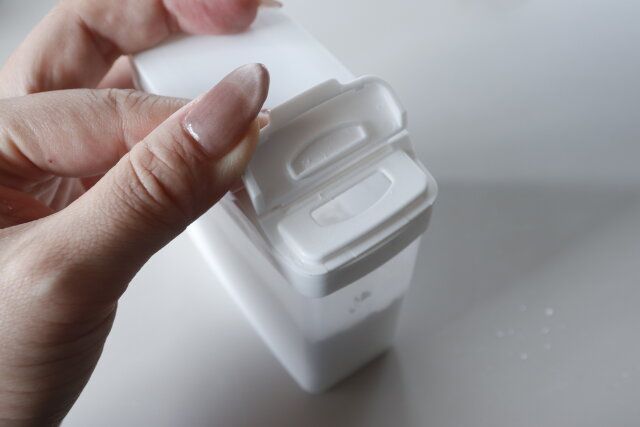 セリア 揉んでほぐせる調味料ストッカー フタの使用