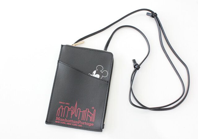 宝島社GLOW10月号増刊付録のマンハッタンポーテージとミッキーマウスコラボのお出かけスマホポシェット1