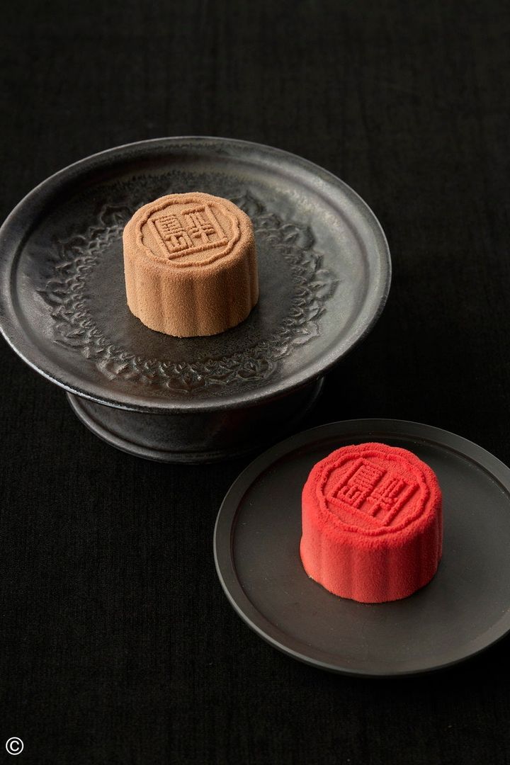 新作ケーキ「LUNA」（ピーチウーロン、ほうじ茶マロン）¥1,188、イートイン・ドリンク付き¥2,090。販売期間／9月8日（日）～17日（火）