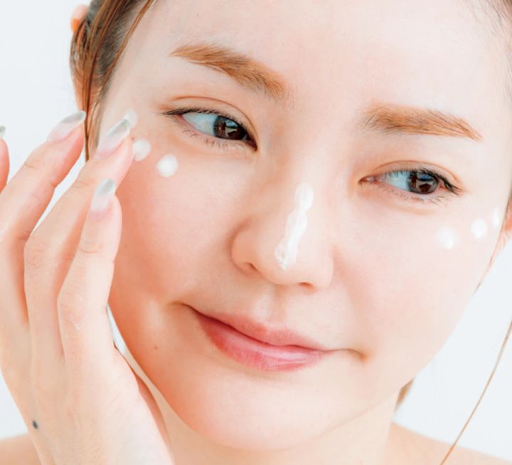 ノーファンデ歴18年！ 藤井明子さんのおすすめベースメイク_1.その日の予定に合わせUVカットをプラス