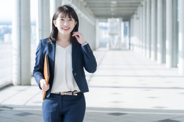 結局モテる女はこんな人！ 清楚系女子の特徴7つ