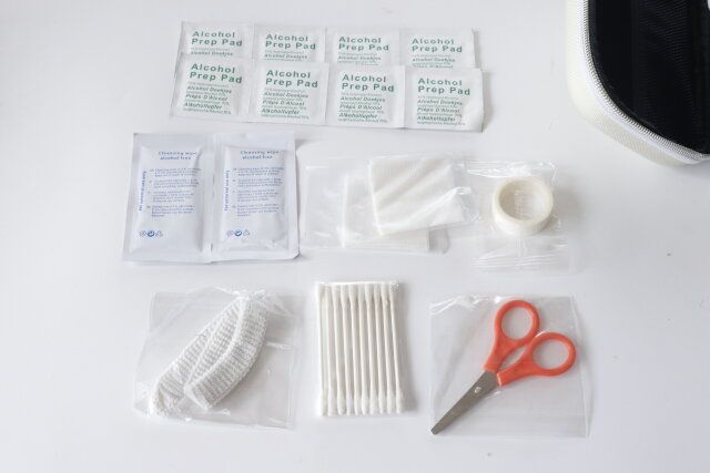 3COINS スリーコインズ 応急ケアセット セット内容