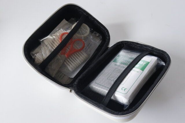 3COINS スリーコインズ 応急ケアセット 中身