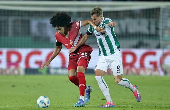 20歳チェイス・アンリ、シュトゥットガルト初先発で評価上げる！「抜擢がファンに好評」と現地報じる