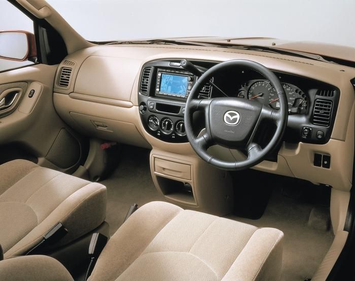 マツダ トリビュート インテリア