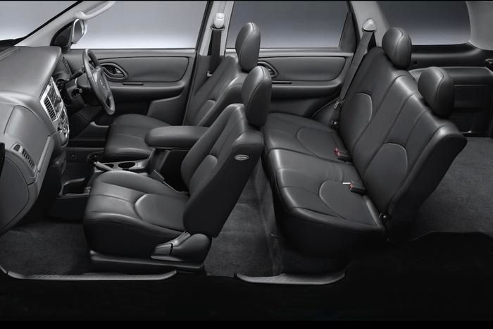 マツダ トリビュート