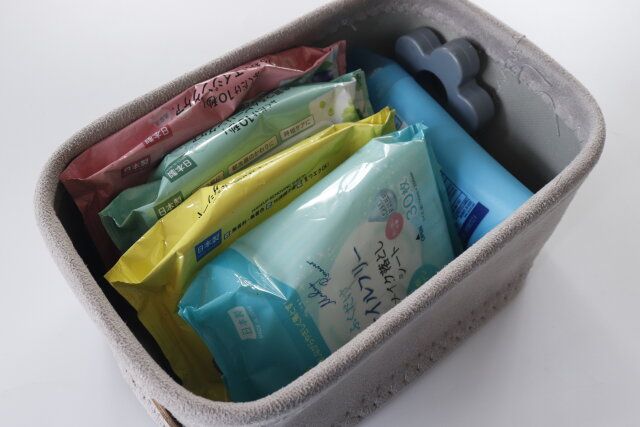 ダイソー 持ち手付スエード調収納ボックス スキンケアグッズ