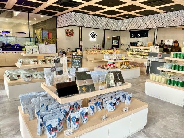 徳三郎本舗の店内