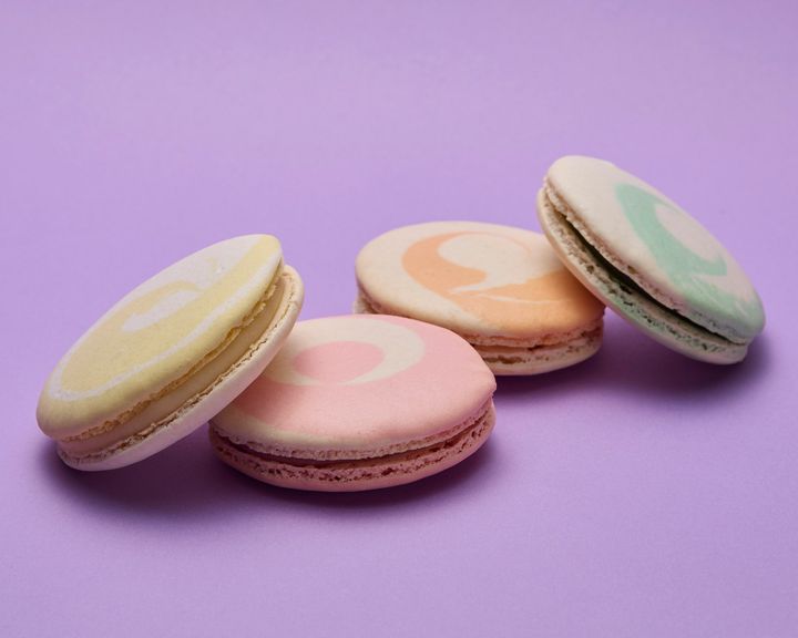 「ジャヌロン」各¥980（テイクアウト税込価格）。直径約8cm。フレーバーは4種類。左から、柚子、苺、バニラ、抹茶。