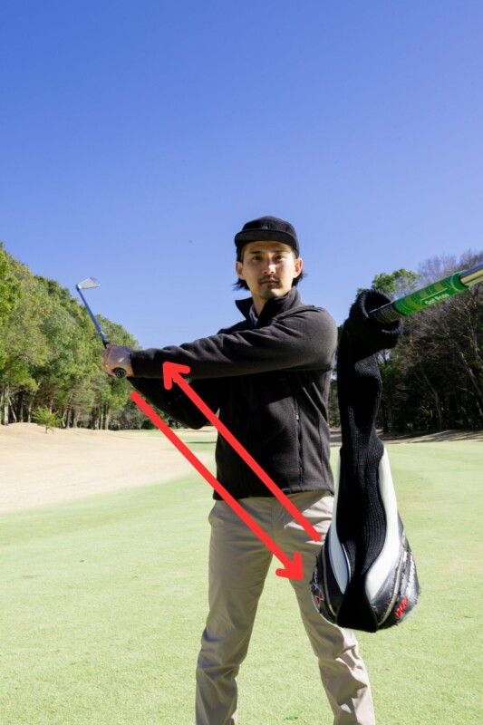 “キレのある”アイアンショットの打ち方とは…？「腕を上下に動かす」ことが重要