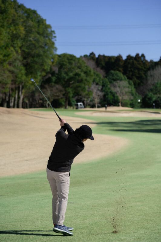 “キレのある”アイアンショットの打ち方とは…？「腕を上下に動かす」ことが重要