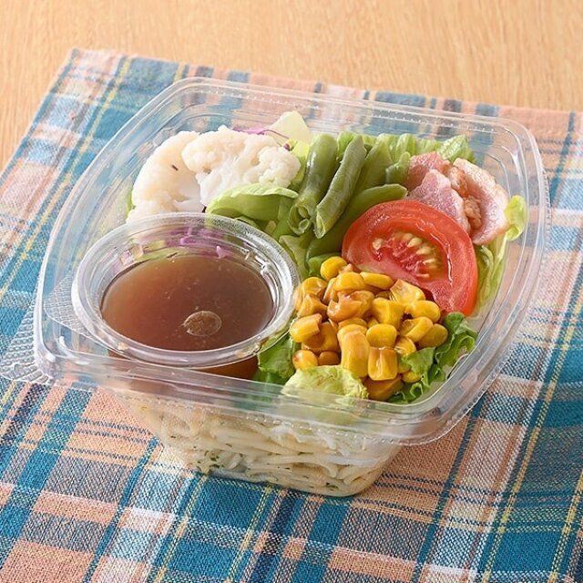 ファミリーマートの満足度の高い8品目野菜とベーコンのパスタサラダ