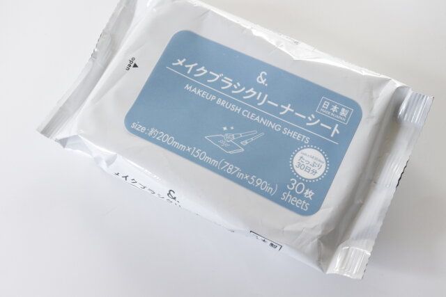 ダイソーの＆. メイクブラシクリーナーシート