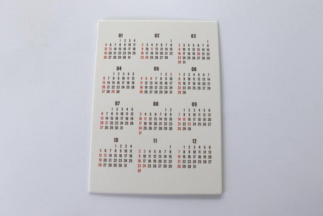 ダイソー シンプル卓上カレンダー（丸型台座タイプ） 年間