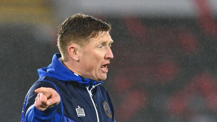 「金の無駄遣い」「ゴミで下手」バーンリー下部組織監督、選手の分析を「間違って選手に送る」大チョンボで辞任