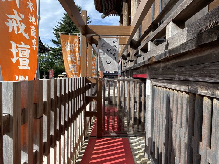 滋賀県民のソウルフード！レトロイエローのデザインが目印「つるやパン」の「サラダパン」とは！？【旅するデザイナーがおすすめする旅先でのお土産たち！】