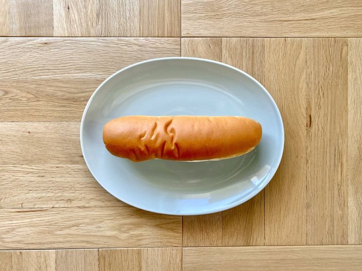 滋賀県民のソウルフード！レトロイエローのデザインが目印「つるやパン」の「サラダパン」とは！？【旅するデザイナーがおすすめする旅先でのお土産たち！】