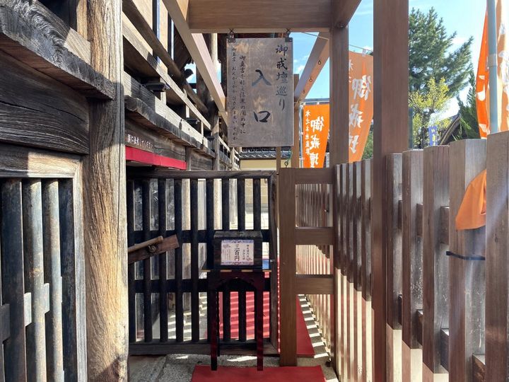 滋賀県民のソウルフード！レトロイエローのデザインが目印「つるやパン」の「サラダパン」とは！？【旅するデザイナーがおすすめする旅先でのお土産たち！】