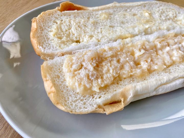 滋賀県民のソウルフード！レトロイエローのデザインが目印「つるやパン」の「サラダパン」とは！？【旅するデザイナーがおすすめする旅先でのお土産たち！】