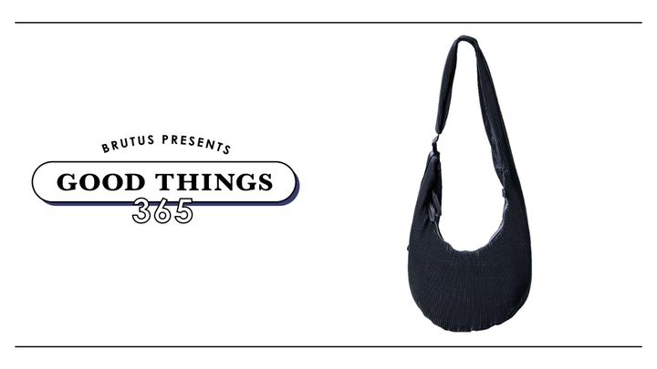 〈コートエシエル〉のボディバッグ