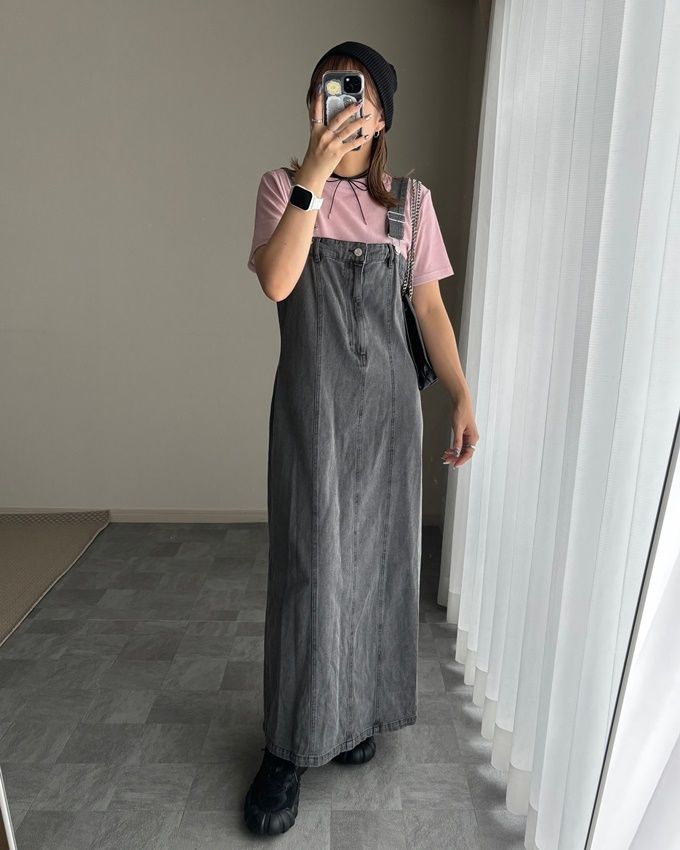 しまむらのピンクの「シアーベロアTシャツ」×ベアトップジャンパースカート