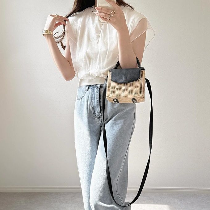 しまむらのアイボリーの「重ねチュールフレンチTシャツ」