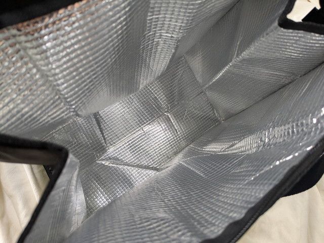 ミッキーマウス保冷バッグ中