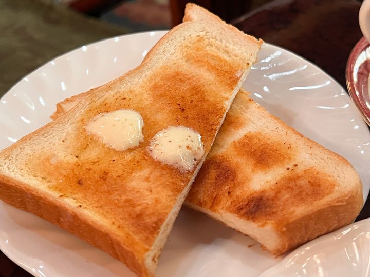 半分に切られたトースト