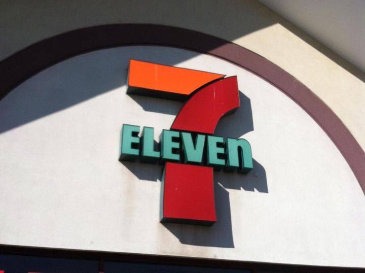 画像1: アメリカのセブンイレブンとグリーン・デイがコラボ