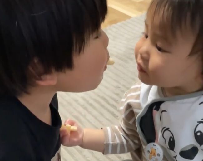このきょうだい、仲良すぎ！