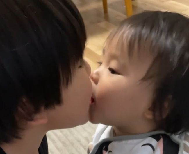 このきょうだい、仲良すぎ！