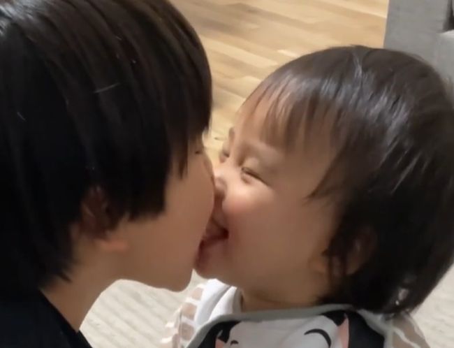 このきょうだい、仲良すぎ！