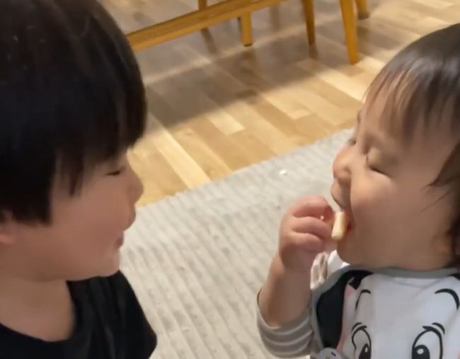 このきょうだい、仲良すぎ！