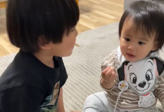 このきょうだい、仲良すぎ！