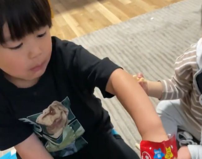 このきょうだい、仲良すぎ！