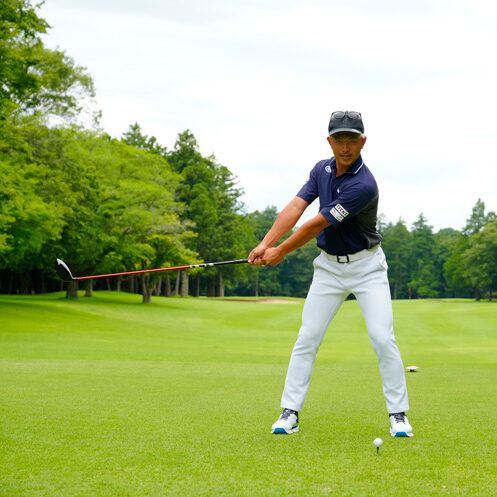 クラブを1センチ遠くへ引くだけ！ ドライバーの飛距離を3.5ヤード伸ばす方法
