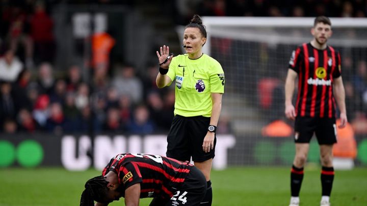 プレミアリーグ史上初の女性審判員レベッカ・ウェルチ氏が審判を引退