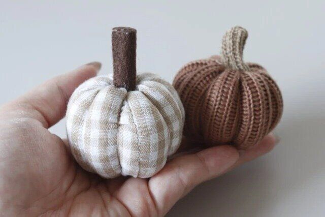 セリア ギンガムチェック柄パンプキン／毛糸編みパンプキン